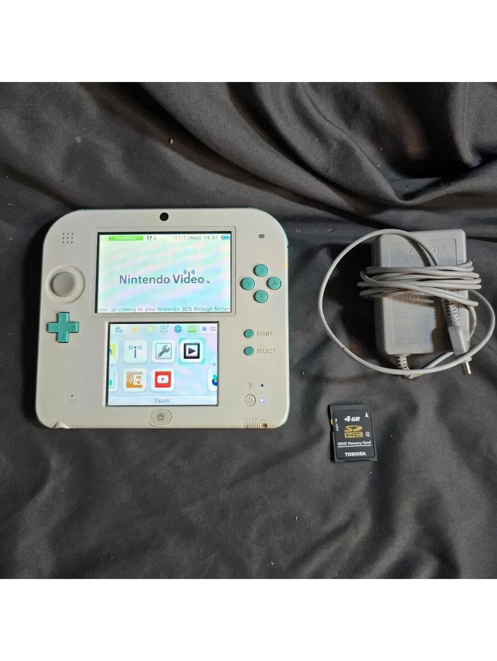 Nintendo 2DS Sea Green Handheld Console FTR-001 Charger Stylus Pokémon Sd Card